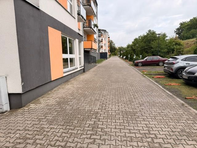 Miejsce postojowe dwustanowiskowe PLATFORMA