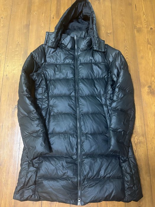 Жіночий пуховик Nike розмір М