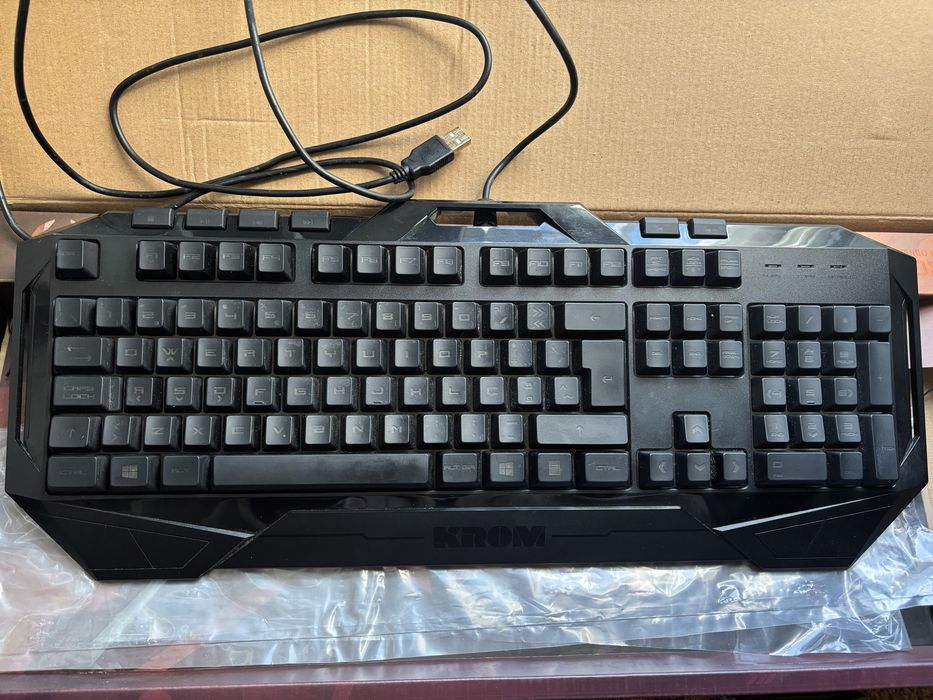 Teclado Krom Kombat Pro Gaming