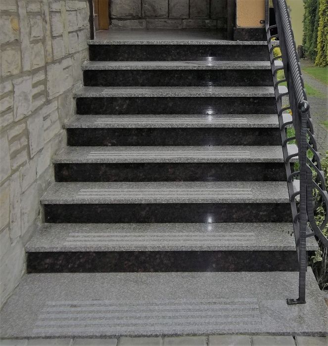 Schody wewnętrzne granitowe strzegom stopnica