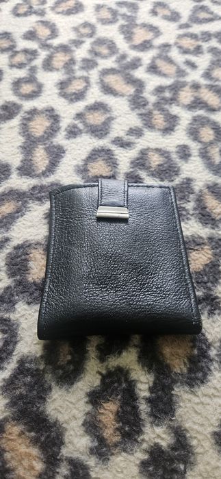Sprzedam czarny portfel skórzany.Meski