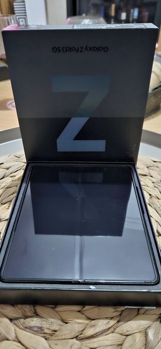 SAMSUNG Z FOLD 3 256GB, rigorosamente novo.