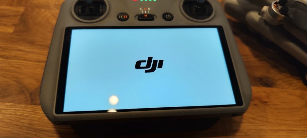 Dron dj mini 4 pro