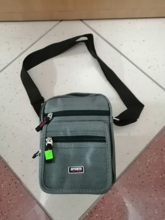 Saszetka na ramię. WYPRZEDAZ.