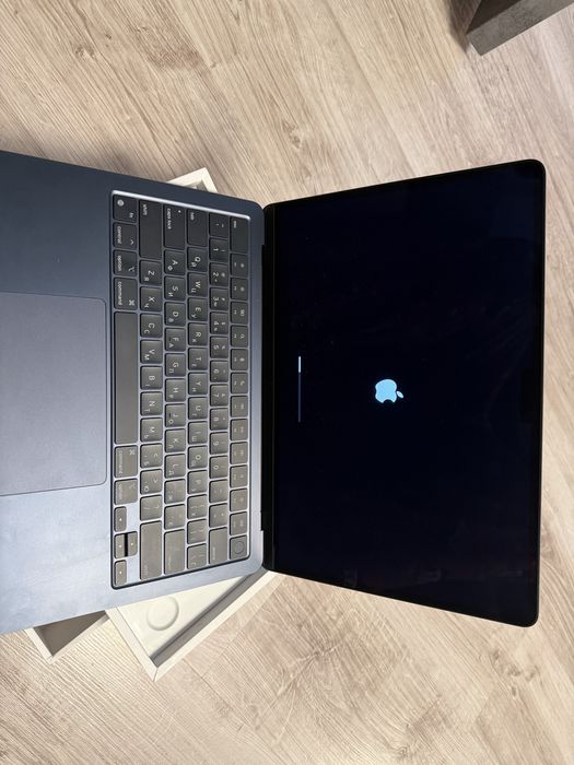 Apple MacBook Air 13, 2022  8/256GB  M2
