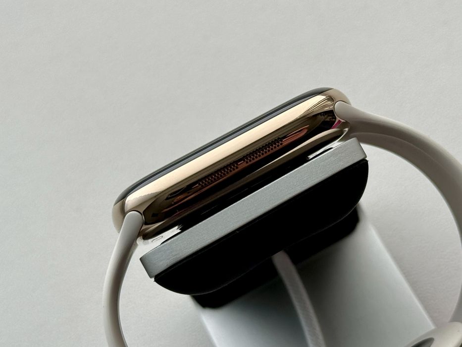 Apple Watch 10 46 Gold Titanium