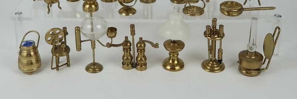 Conjunto de 30 miniaturas em latão