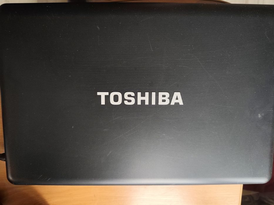 Toshiba Satellite C 660-1 X 8