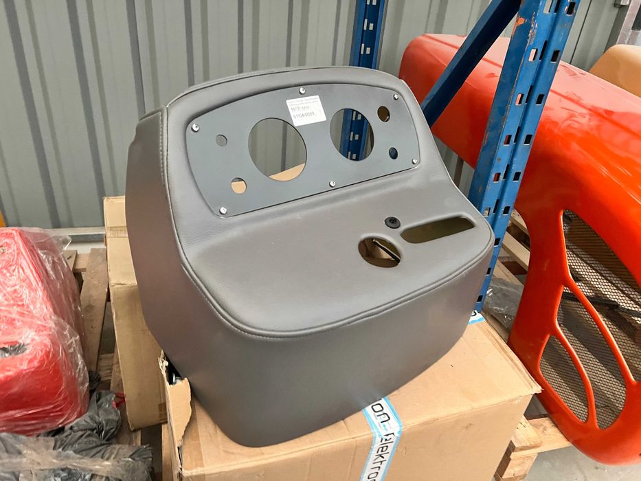 Zabudowa tylna kabiny Ursus C-360 c360 Oryginał Naglak