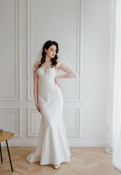 Весільна сукня біла