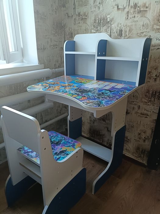 Продається Шкільний стіл