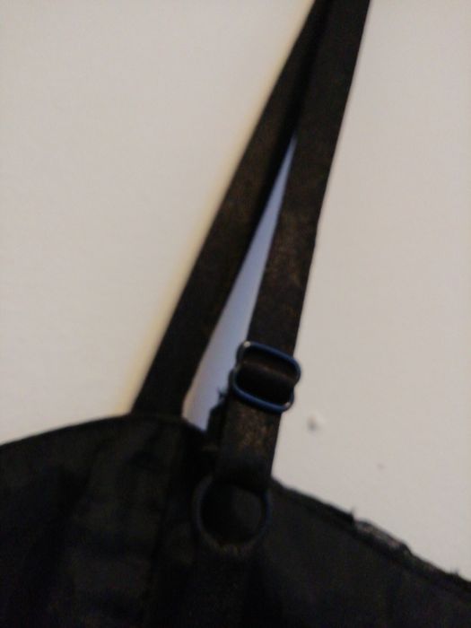 Suknia wieczorowa regulowane ramiączka