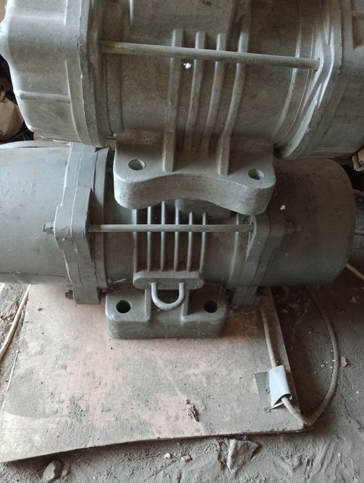 Вибратор площадочные глубинные