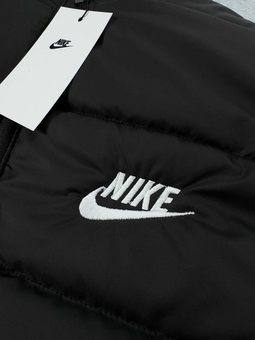 Жилетка чорна Nike демісезонна (жилет Найк унісекс)