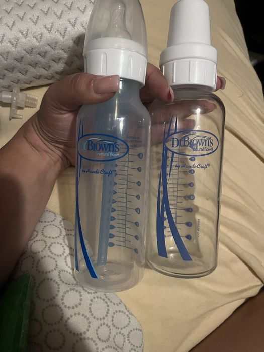 Sprzedam dwie butelki dr. Brown + smoczki