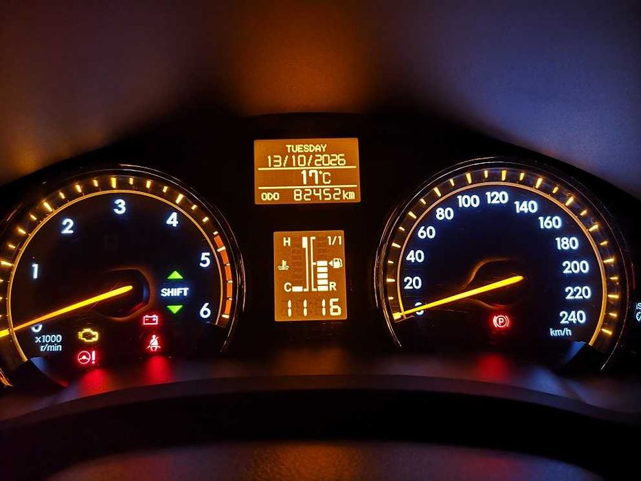 Toyota Avensis Sedan — photo 5