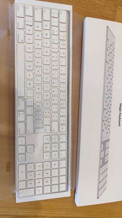 Apple magic keyboard with numeric keypad64738758898689122