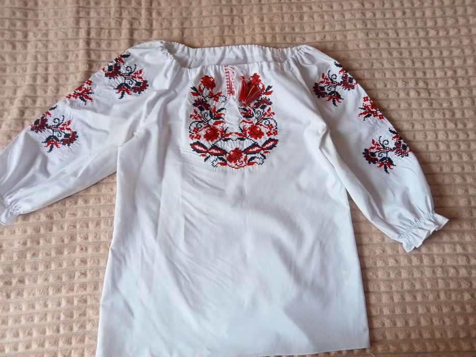 Красива вишиванка на дівчинку, р. 146-152