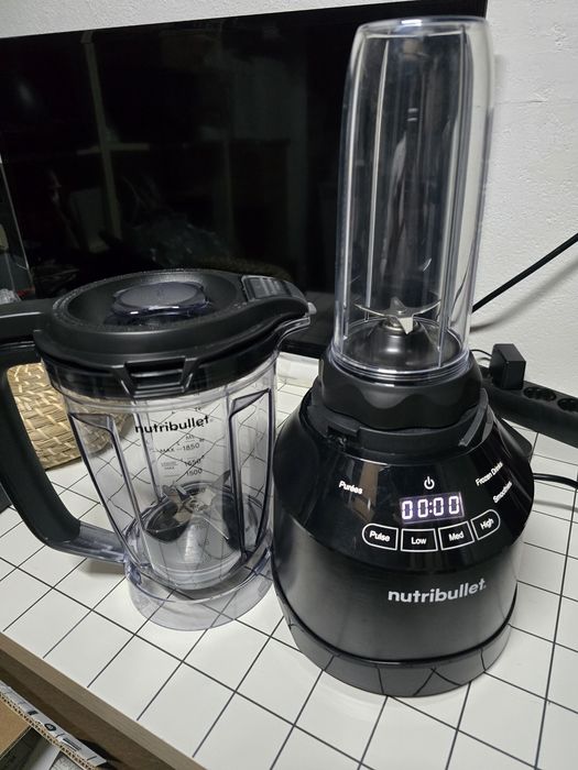 Nutribullet  smart touch blender nb5520B
