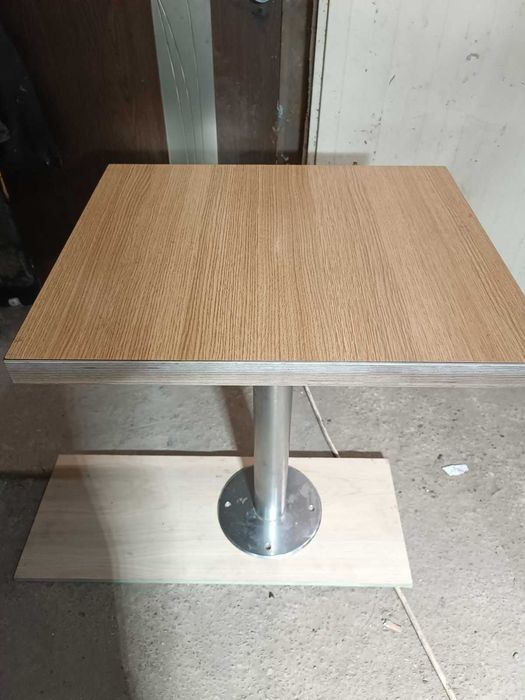 столик барний на опорі з нержавійки