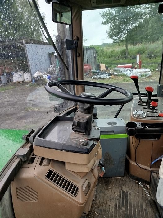Sprzedam John Deere 6910