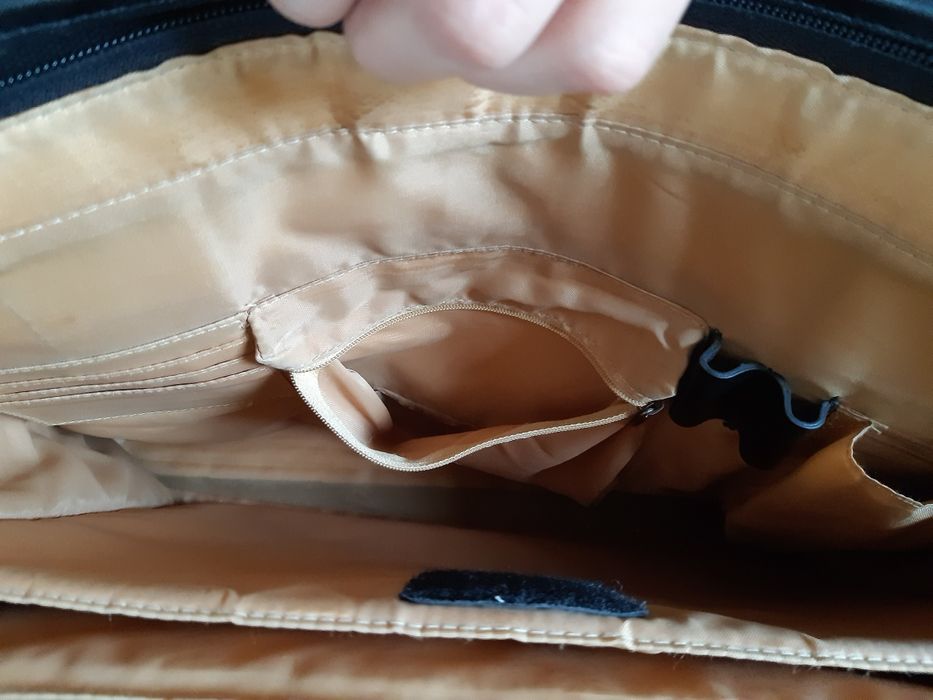 Torebka na laptopa Intel, czarna, biurowa, elegancka