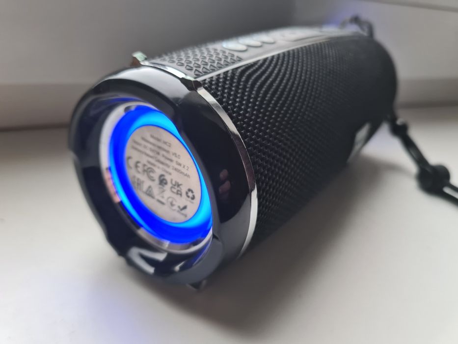 Новая блютуз колонка светодиодная подсветка.