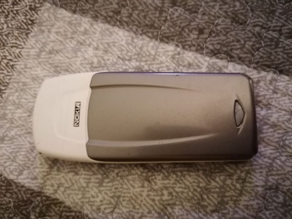 Nokia 6100 azul/branco