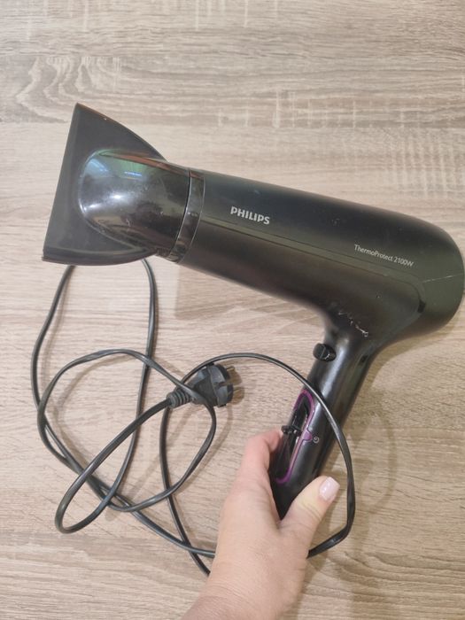 Фен Phillips ThermoProtect 2100 W