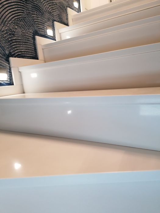 Parapety schody z kamienia zewnętrzne wewnętrzne