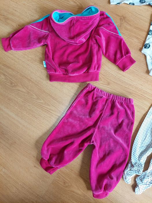 rozm. 68 paka dziewczynka dres bejsbolówka Hello Kitty piżamkazestaw