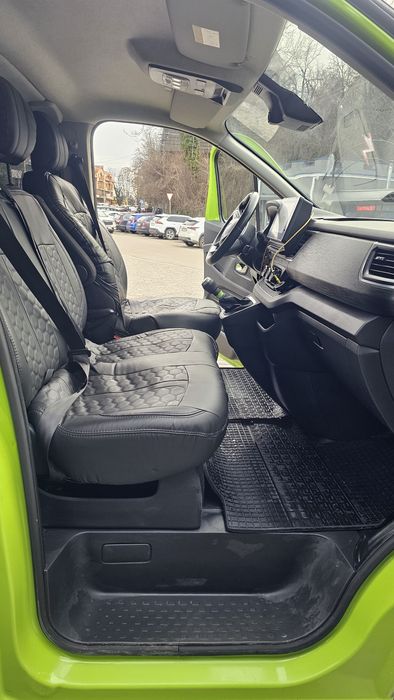 Продам мікроавтобус renault Trafic дев'ятимісний 2021-го року