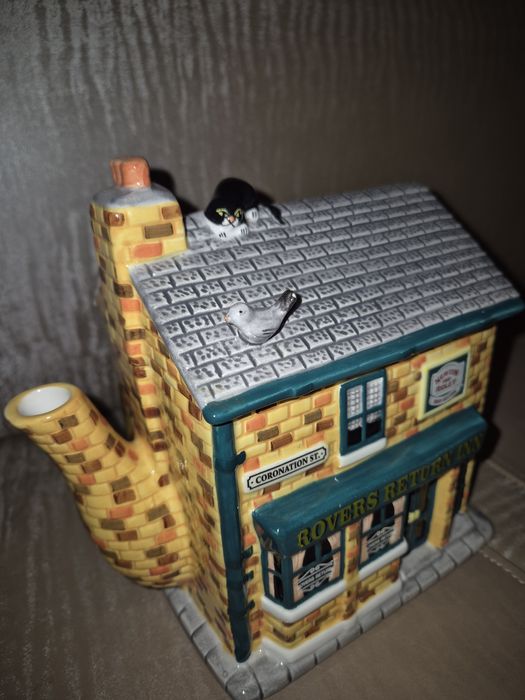 Колекційний чайник «Rovers Return Inn»