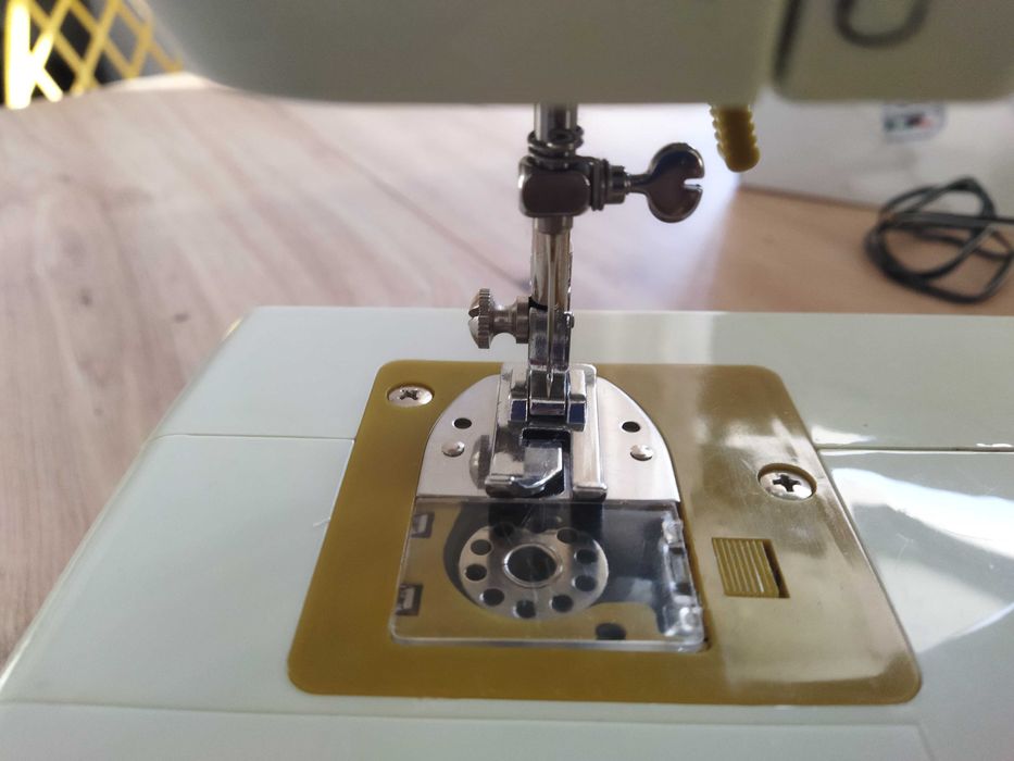 Máquina de Costura Portátil Prixton P120