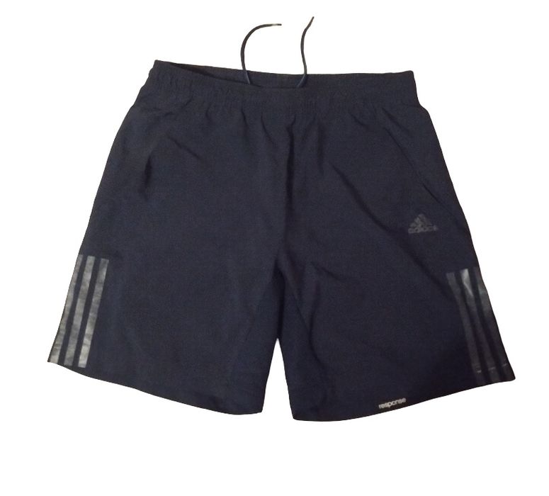 Подарую шорти adidas оригінал