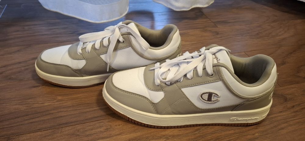 Buty Champion białe mało używane 44