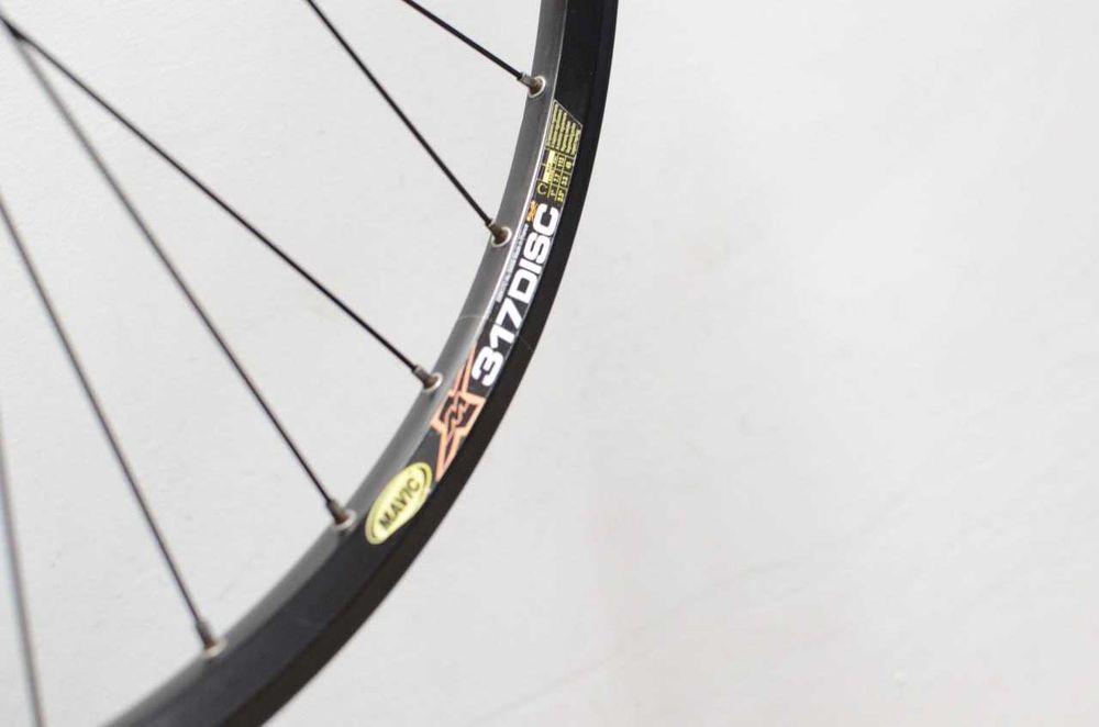 26" колеса Mavic / Shimano SLX, під дискові гальма, втулки Shimano SLX M665, барабан 8+ швидкостей на 4 собачках, вага 972 + 1191 г