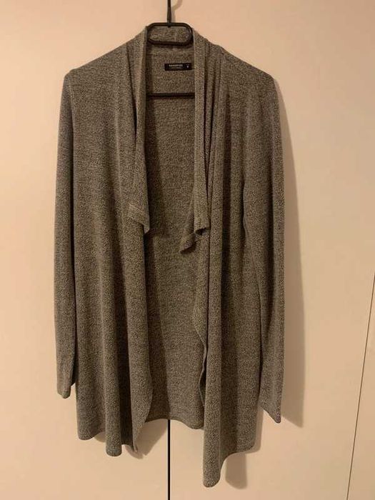 Lekki sweterek narzutka