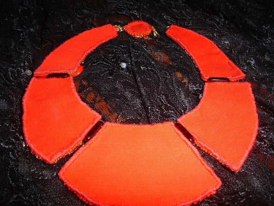 Кольє  червоне, кольє святкове