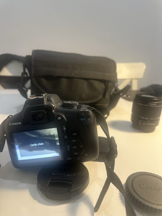 Camera fotografica mais duas objetivas