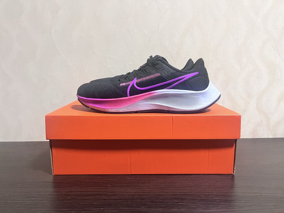 Кросівки Nike  38 розміру, стан 10/10, можливий торг