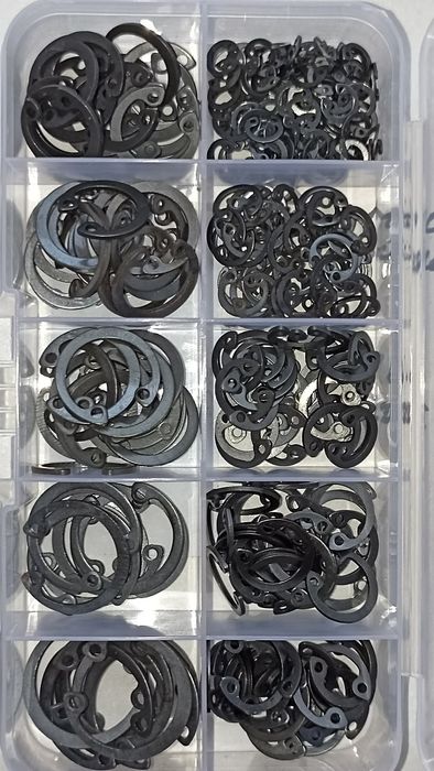 Стопорні кільця 300 шт. для кріплення підшипників та ін.