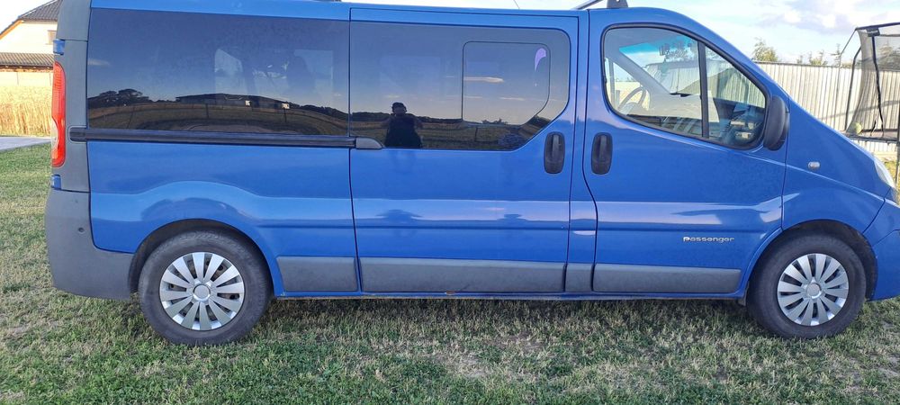 Renault Trafic II LONG L2H1 9-osobowy