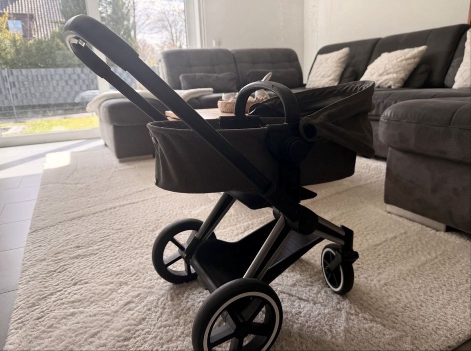 Візок для ляльки