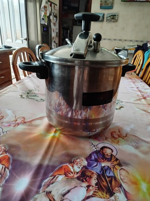 Panela de pressão em aço inoxidável