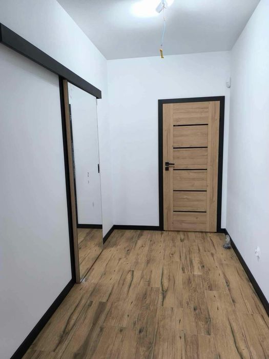Montaż paneli drzwi listew