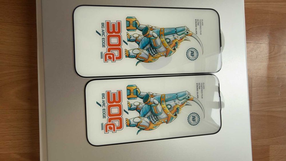 Защитное стекло iPhone 16 pro\ 16 pro max