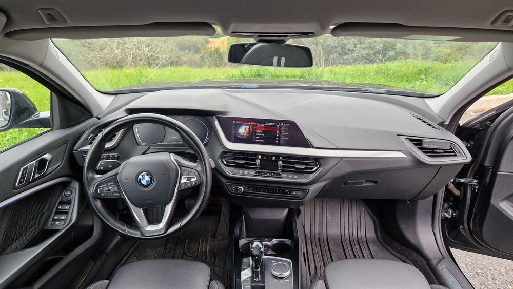 BMW 116d Line Sport Auto (Nacional)