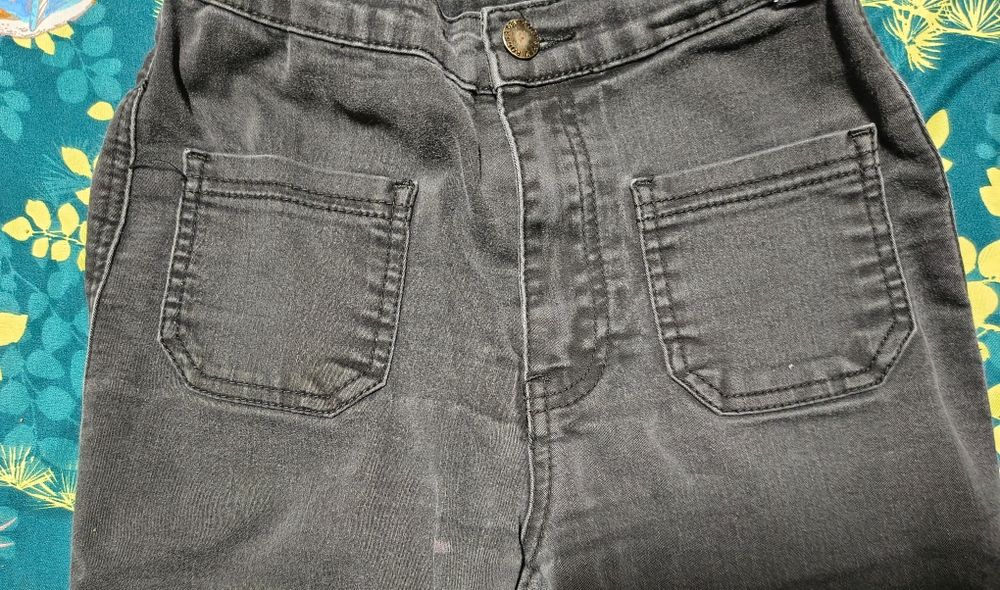 Spodnie jeansy z szerokim nogawkami roz. 152-158