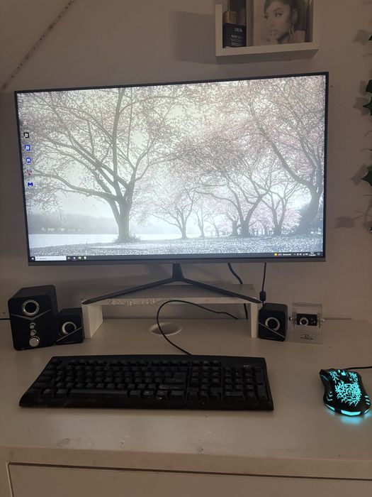 Komputer stacjonarny + monitor+głośniki i kamerka internetowa